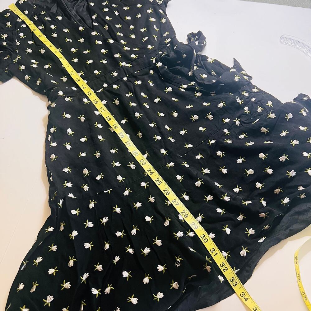 Jill Stuart Embroidered Floral Tie Side Dress Size 4 Black White - Picture 9 of 9